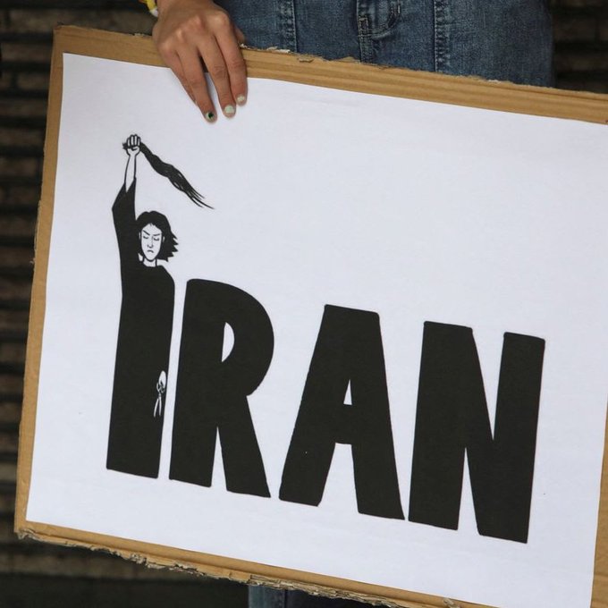 Iran Revolution Art No. FipPuD4WYAE8Fdy